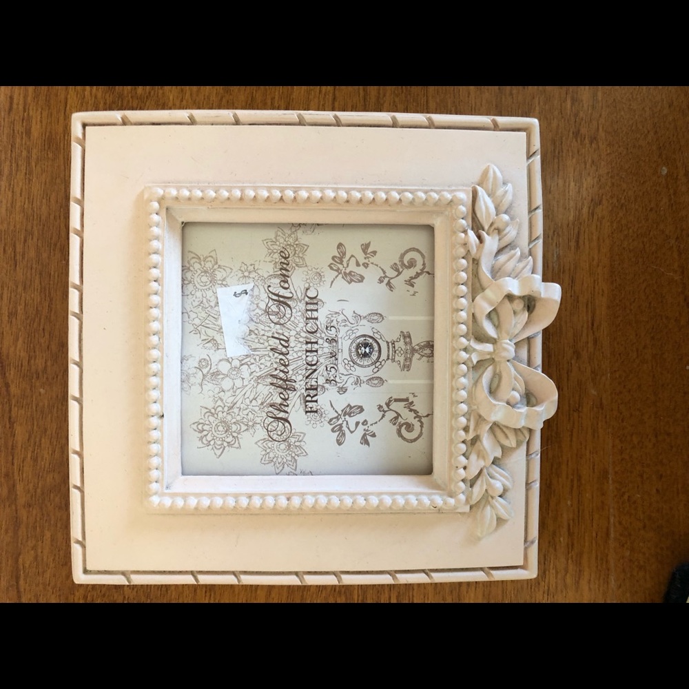 6 Pictures frames. New. This/previous listing